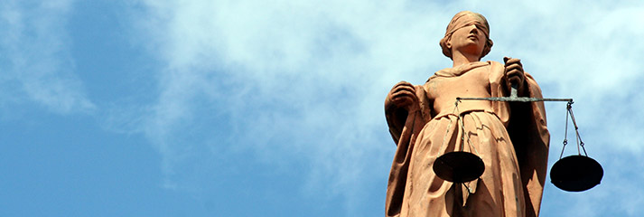 Statue von Justitia, die Personifikation von Gerechtigkeit