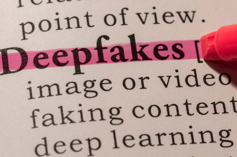 Definition von Deepfakes